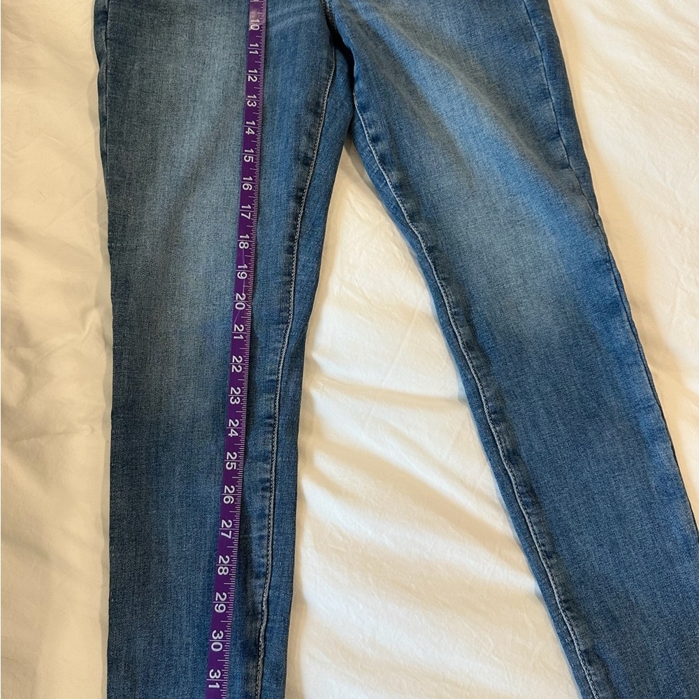 Women's Blue Jeans - Picture 5 of 5